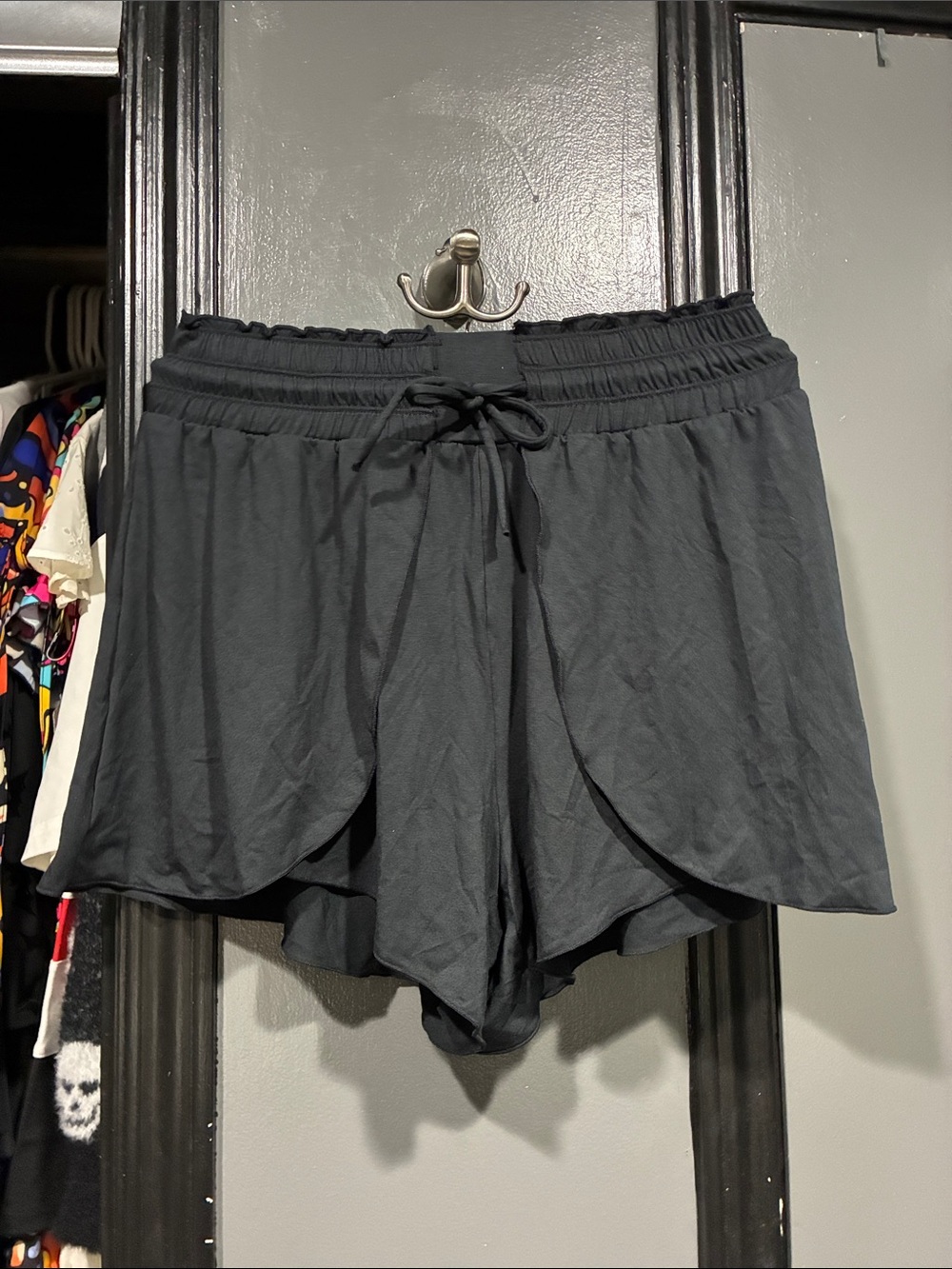 HALARA Black Athletic Overlap Running Shorts
